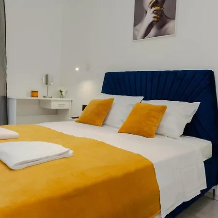 Villa Elegant Oasis With Pool,jacuzzi And Relaxing Area Kastel Novi
