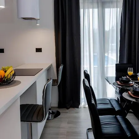 Elegant Oasis With Pool,jacuzzi And Relaxing Area * Kastel Novi