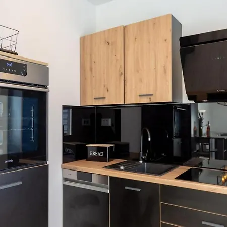 Elegant Oasis With Pool,jacuzzi And Relaxing Area Villa Kastel Novi