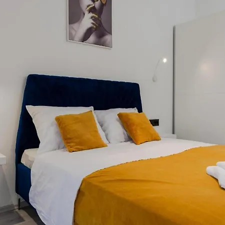 Elegant Oasis With Pool,jacuzzi And Relaxing Area Kastel Novi